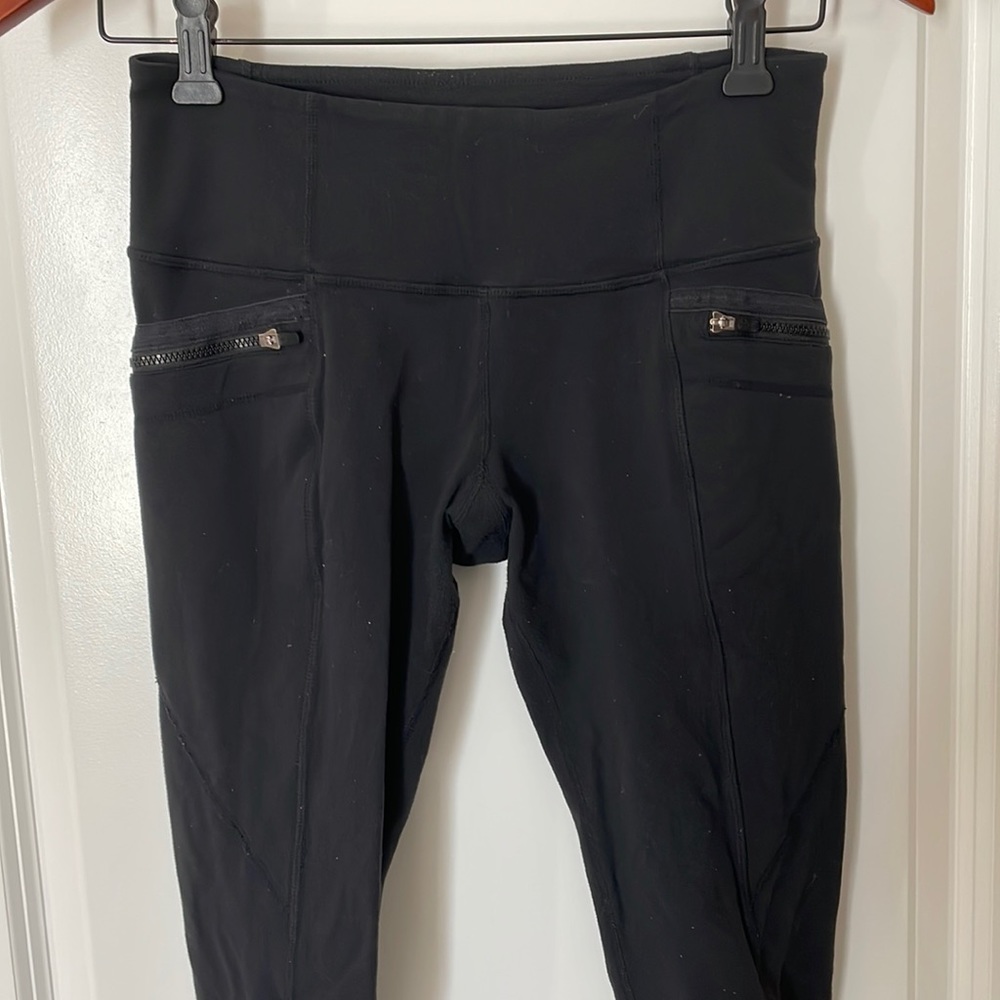 Black special edition lululemon leggings